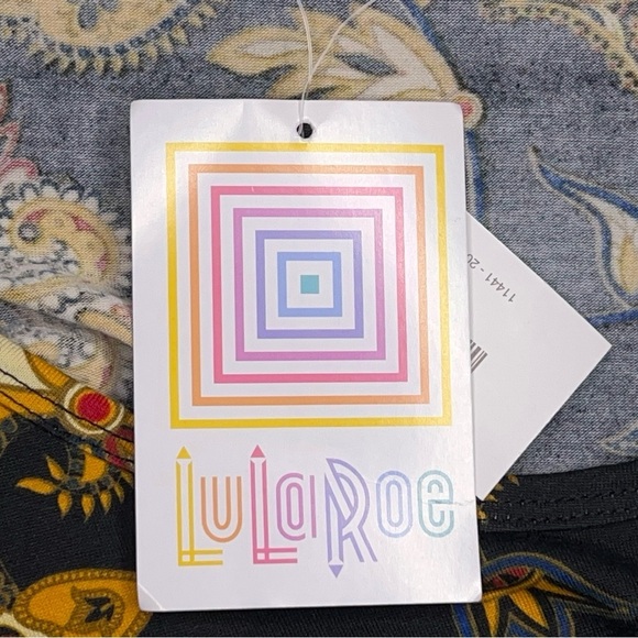 New Small LuLaRoe Black Gold Paisley Print Tee Irma Colorful Stretch Oversized - Picture 13 of 16